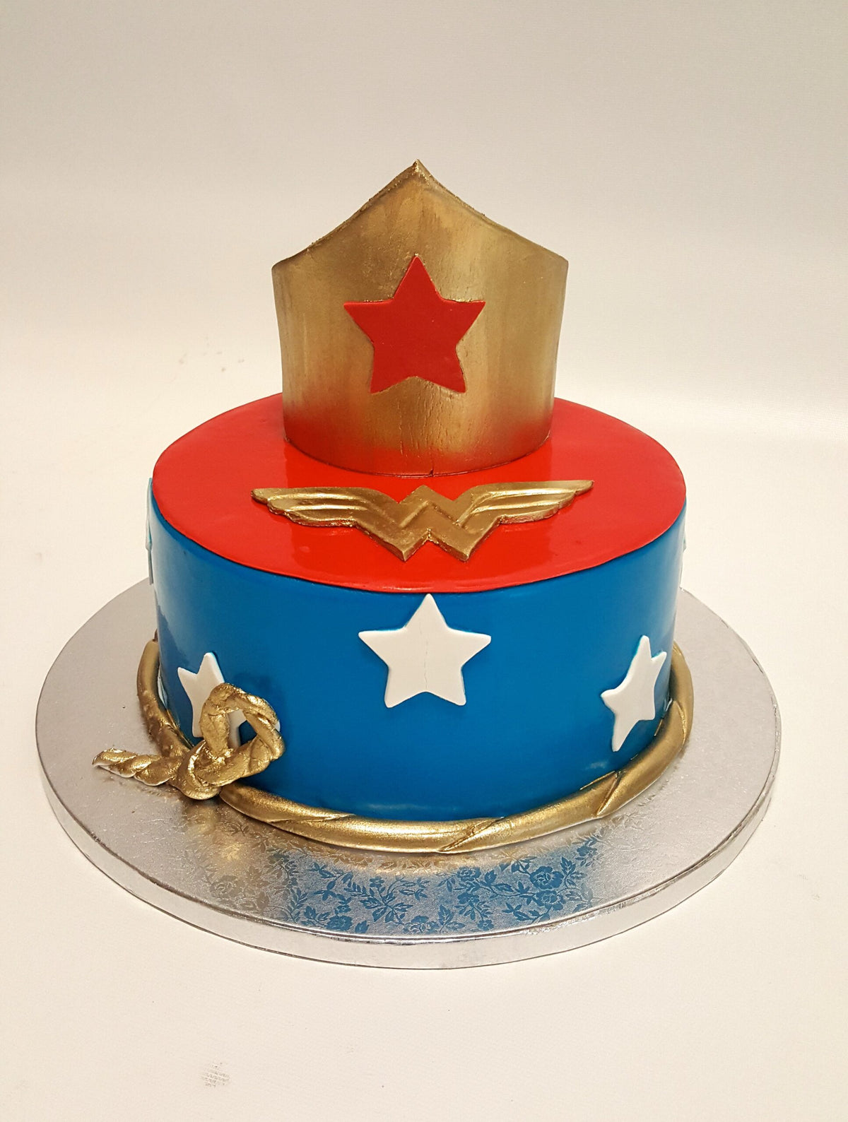 Custom cake decorated with a Wonder Woman theme